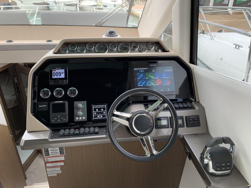 Galeon 510 Skydeck