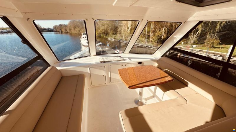 Riviera 48 Fly