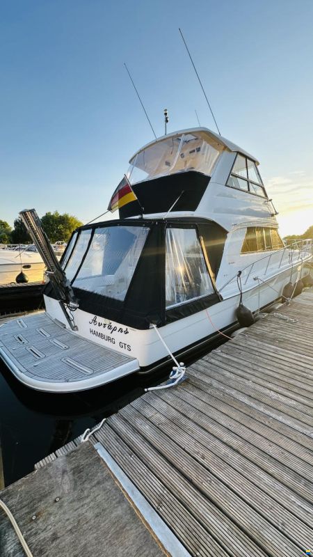 Riviera 48 Fly