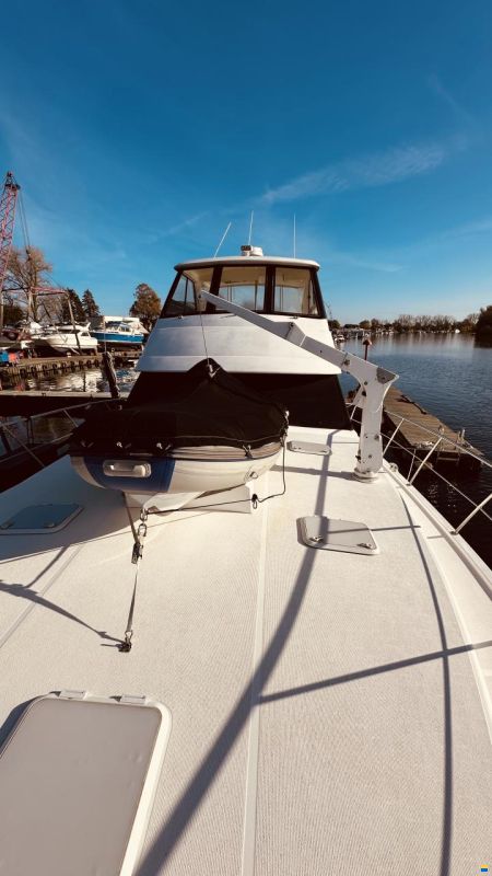 Riviera 48 Fly