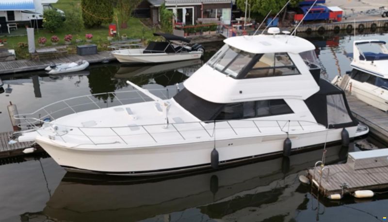 Riviera 48 Fly