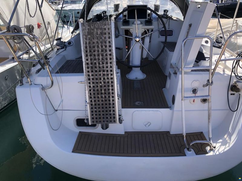 Beneteau OCEANIS 34.
