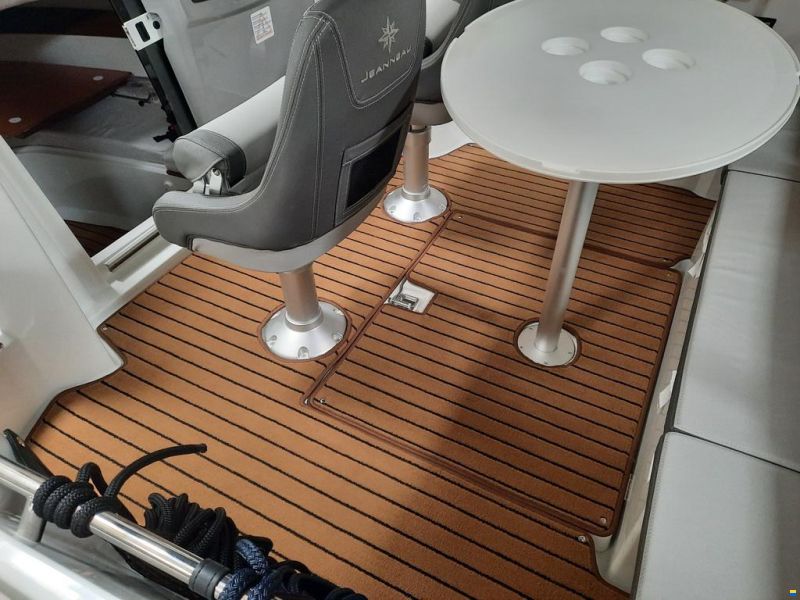 Jeanneau Sonstige Bootsteppich