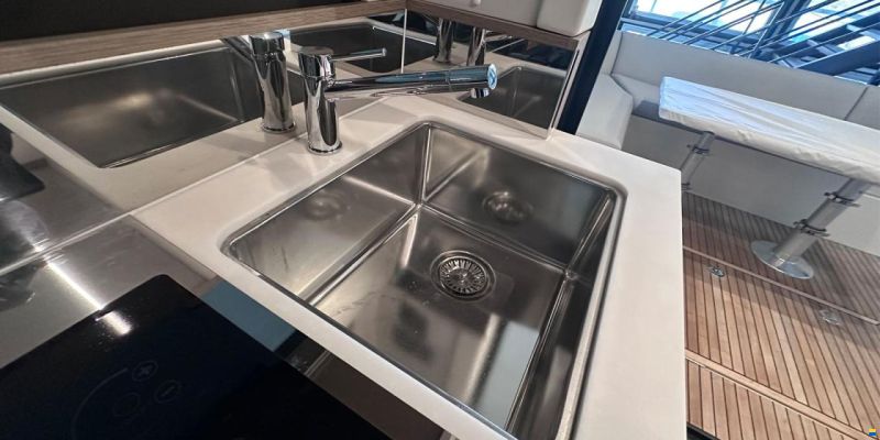 Prestige 460