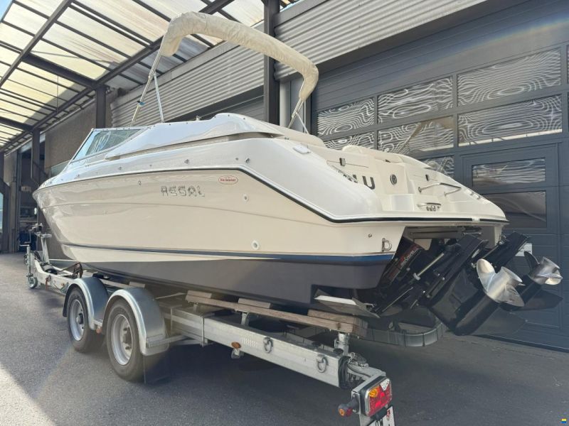 Regal Ventura 8.3 SC Cuddy