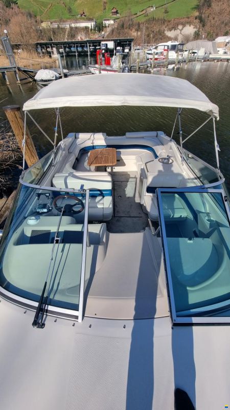 Regal Ventura 8.3 SC Cuddy