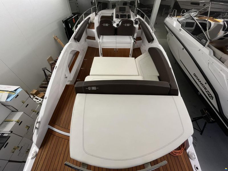 Sessa Key Largo 27 Inboard