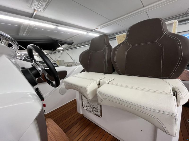 Sessa Key Largo 27 Inboard