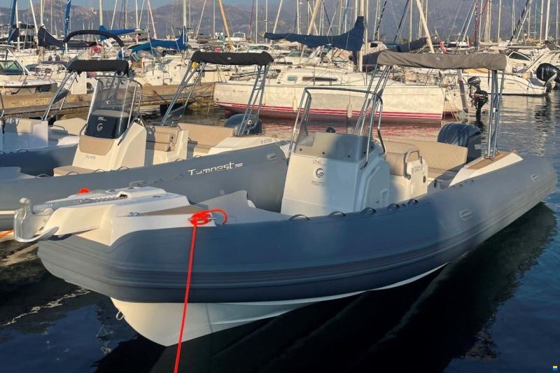 Capelli TEMPEST 775