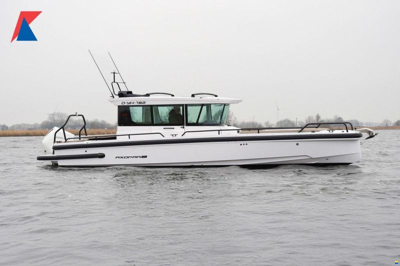 Axopar 28 Cabin