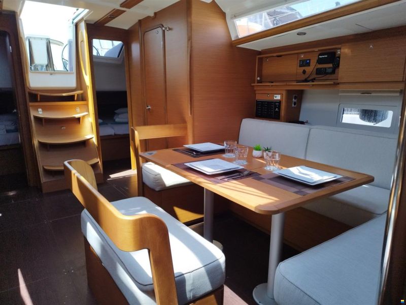 Dufour 430