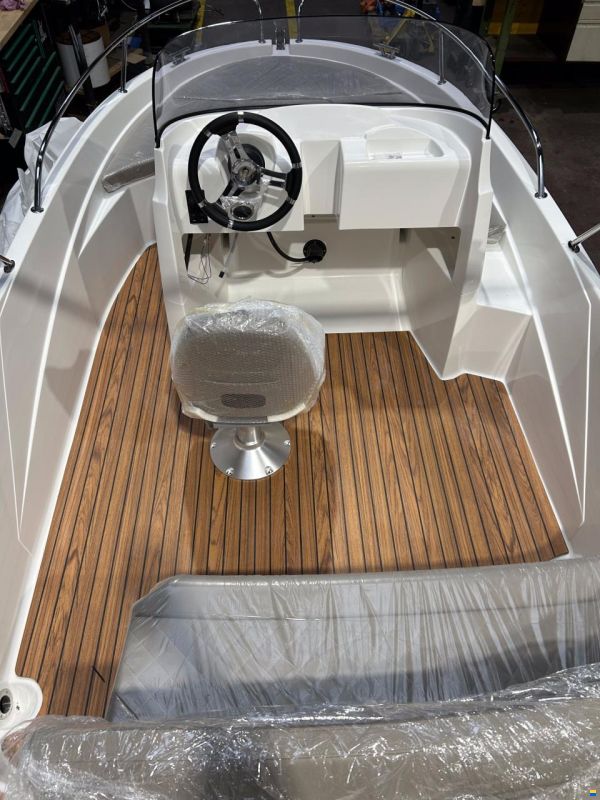 AM Yacht 520 Open