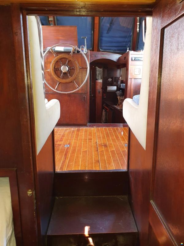 Nauticat 33