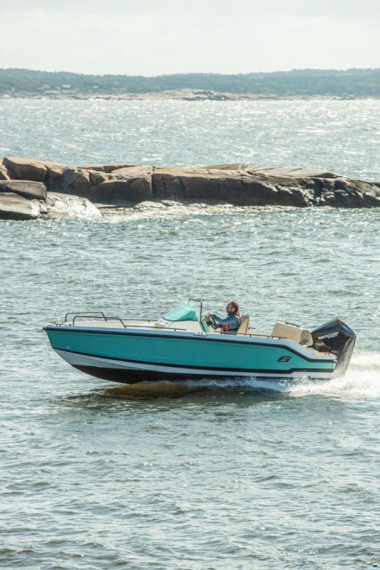 Compass Boats 6s