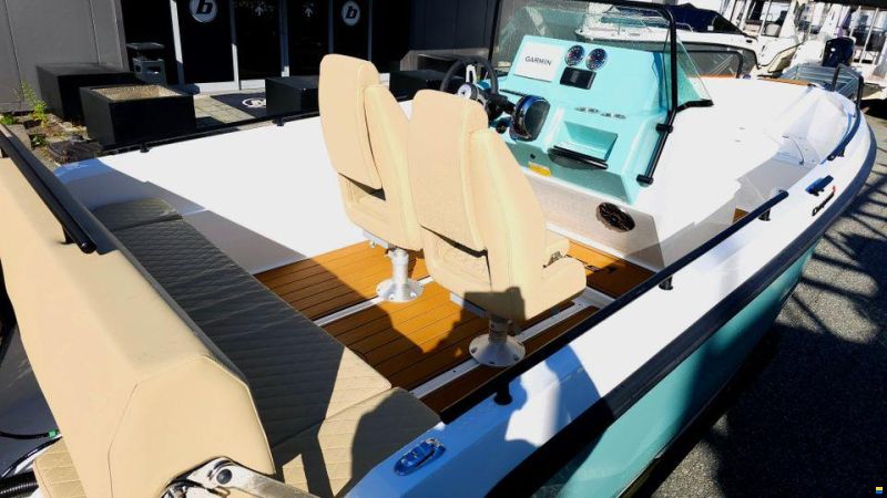 Compass Boats 6s