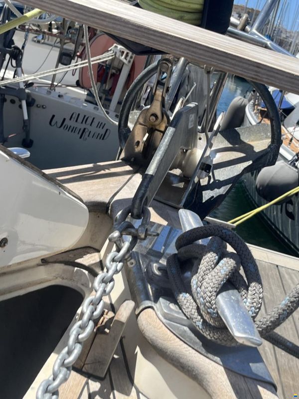 Hallberg-Rassy 382