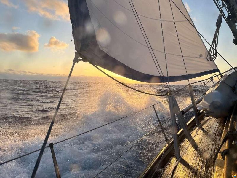 Hallberg-Rassy 382