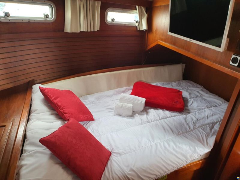 Nauticat 33