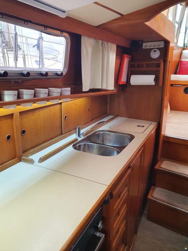 Nauticat 33