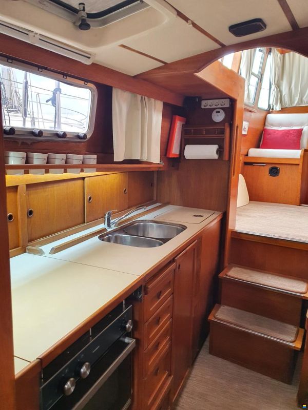 Nauticat 33