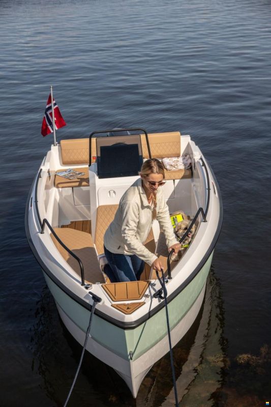 Compass Boats 160e