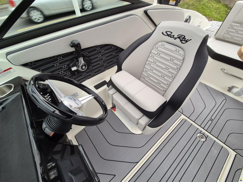 Sea Ray SPX 210 Europe