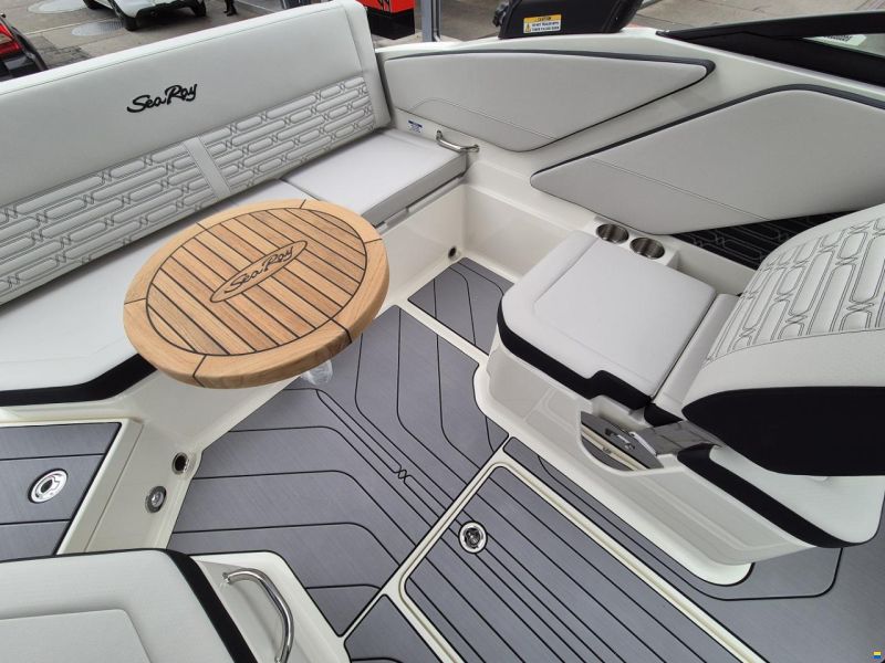 Sea Ray SPX 210 Europe