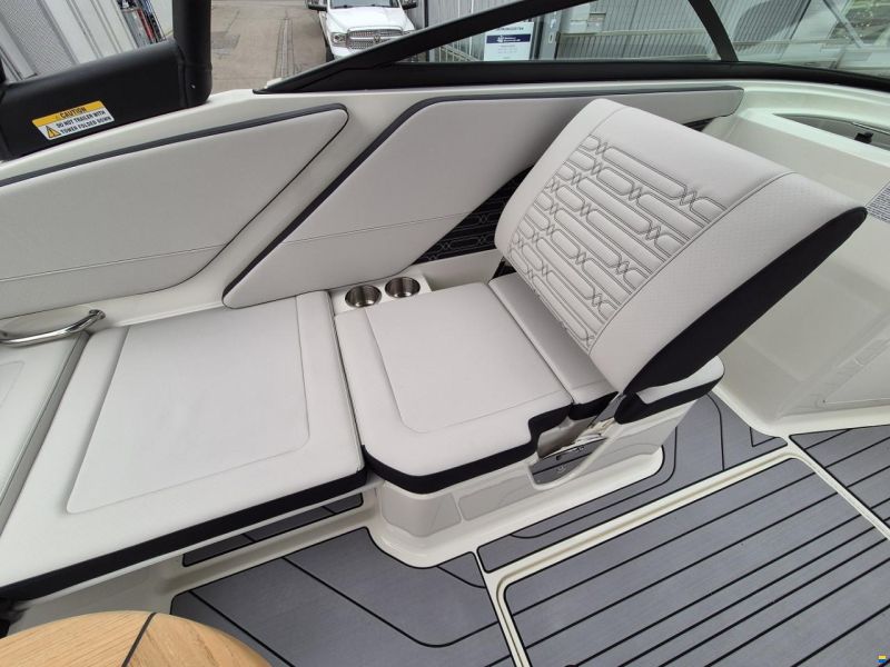 Sea Ray SPX 210 Europe