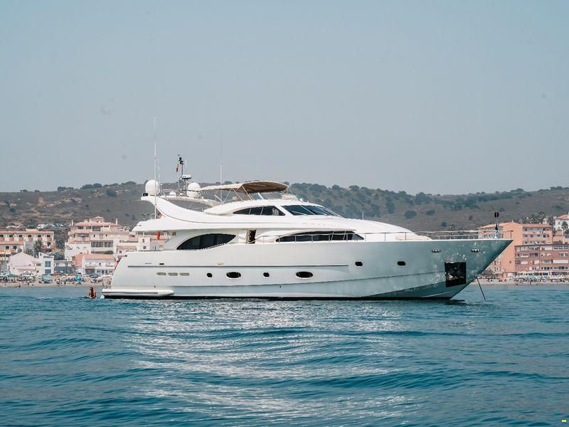 Ferretti Group Custom Line 94