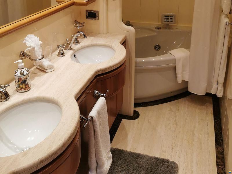 Ferretti Group Custom Line 94