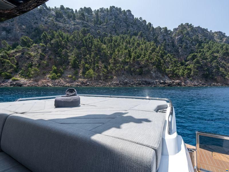 Sunseeker 75 Sport Yacht