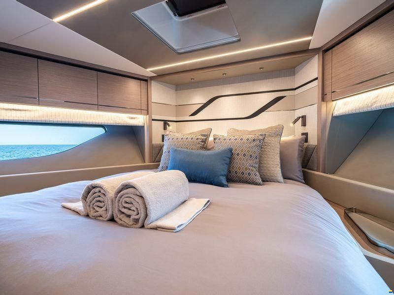 Sunseeker 75 Sport Yacht
