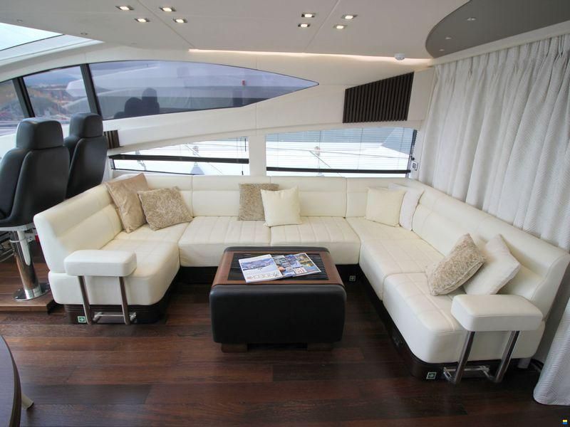 Sunseeker 68 Sport Yacht