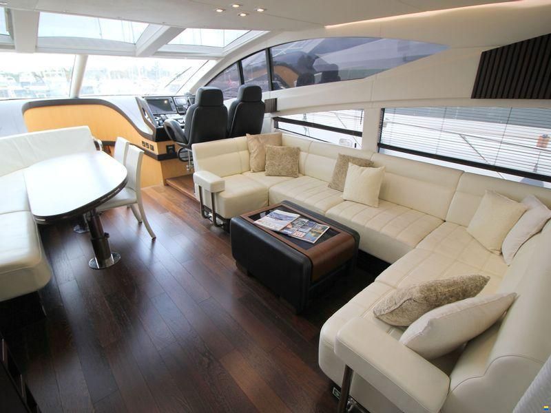 Sunseeker 68 Sport Yacht