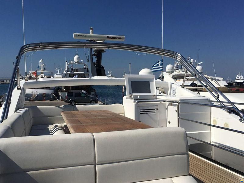 Sunseeker 68 Sport Yacht