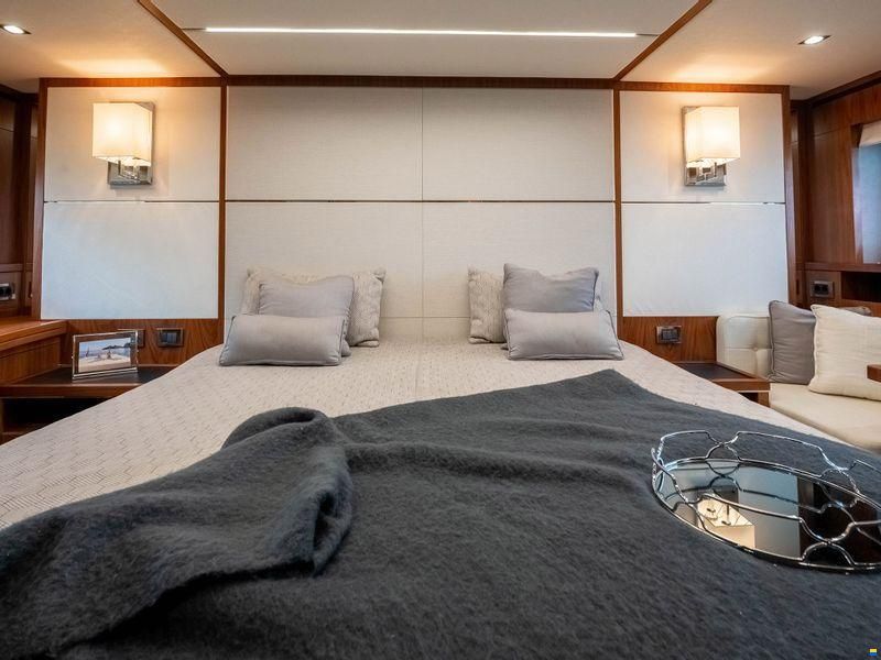 Sunseeker Predator 68