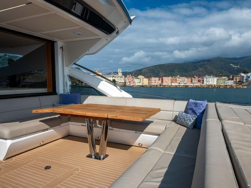Sunseeker Predator 68