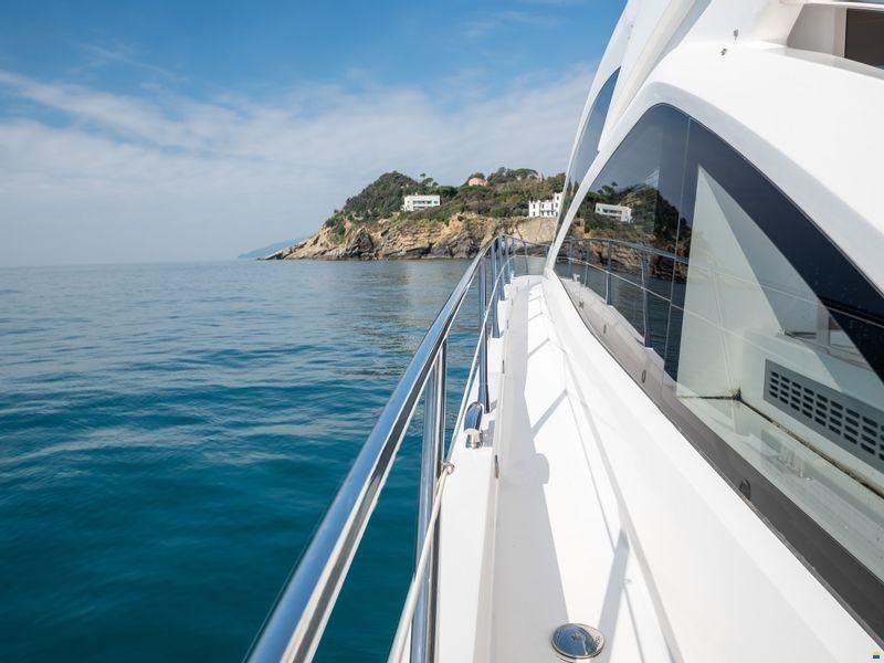 Sunseeker Predator 68