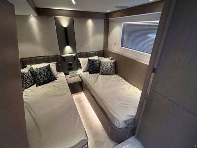 Sunseeker Manhattan 68