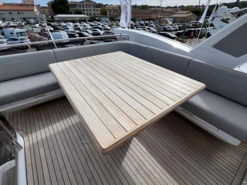 Sunseeker Manhattan 68