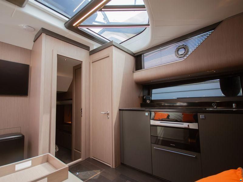 Sunseeker Superhawk 55
