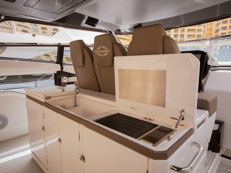 Sunseeker Superhawk 55