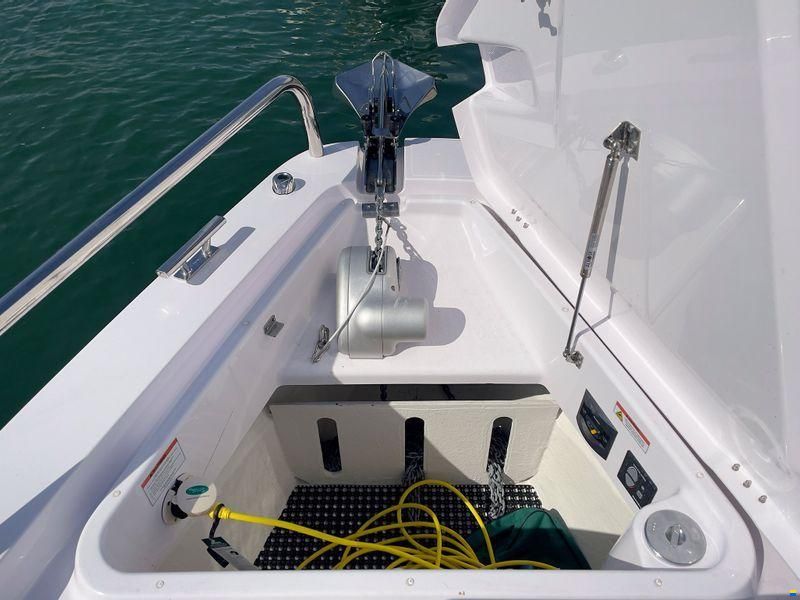 Axopar 37XC Cross Cabin