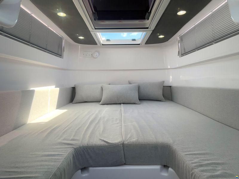 Axopar 37XC Cross Cabin