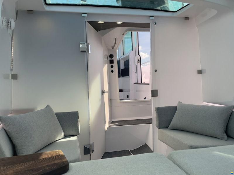 Axopar 37XC Cross Cabin