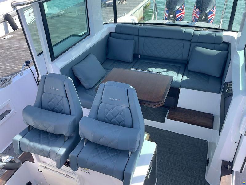 Axopar 37XC Cross Cabin