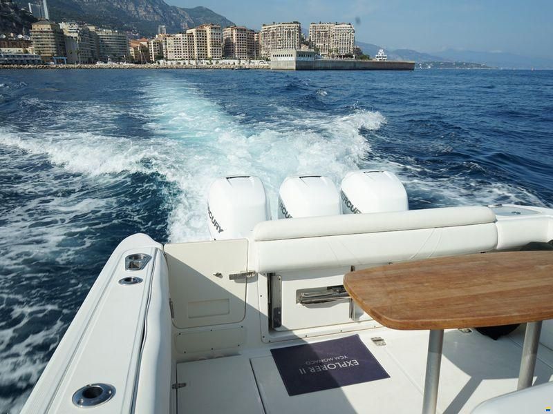 Boston Whaler 370 Outrage