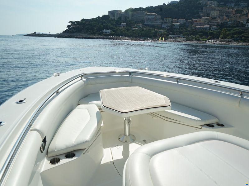 Boston Whaler 370 Outrage