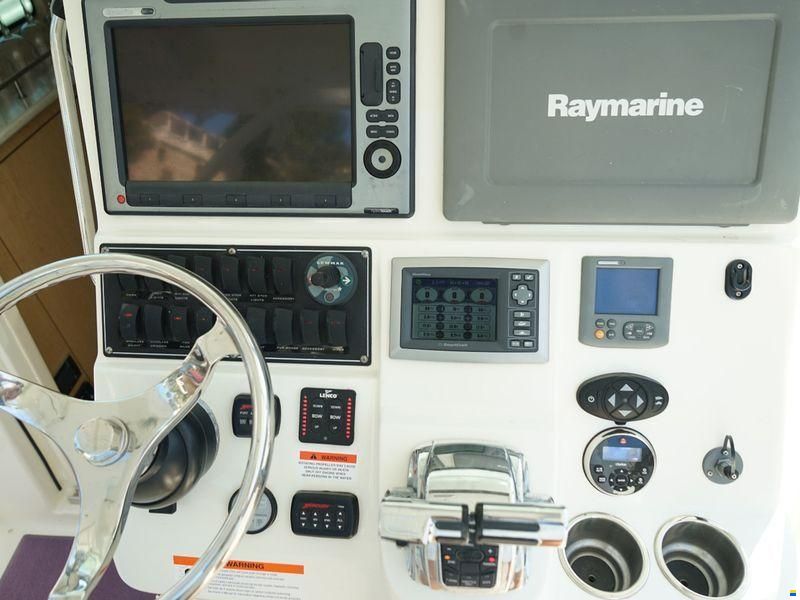 Boston Whaler 370 Outrage