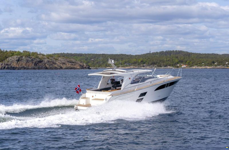 Marex 310 Sun Cruiser